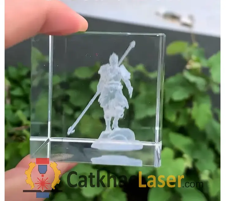 khac laser 3d trong khối pha lê
